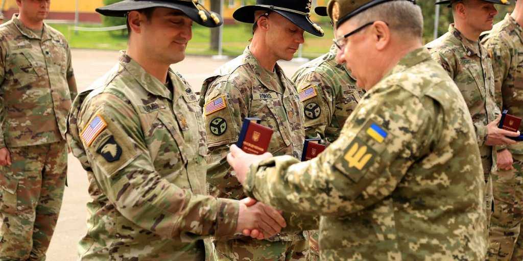 В НАТО намекнули, что Украина может даже и не мечтать о членстве в альянсе