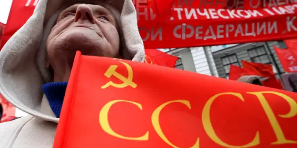 Почему Россия взяла на себя обязательства выплачивать долги СССР...
