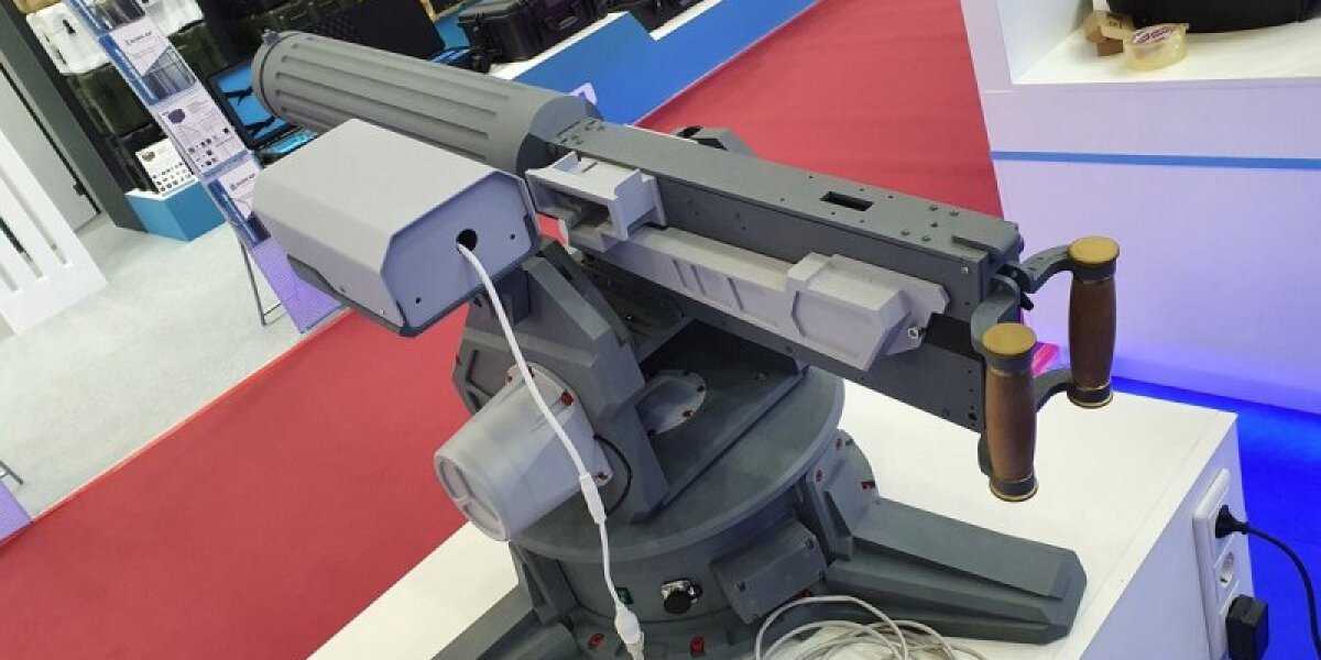 На Украине представили новейшую военную разработку: пулемет Максим с автоматическим наведением