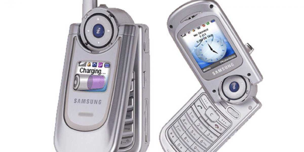 «Кулоны» и «палочки». Телефоны 2000-х с дизайном, который мы потеряли