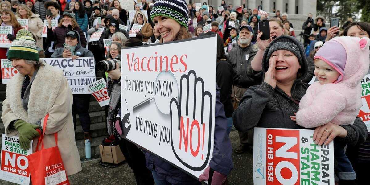 «Прививки не помогли»: смертность в США от COVID-19 побила рекорды довакцинного 2020 года