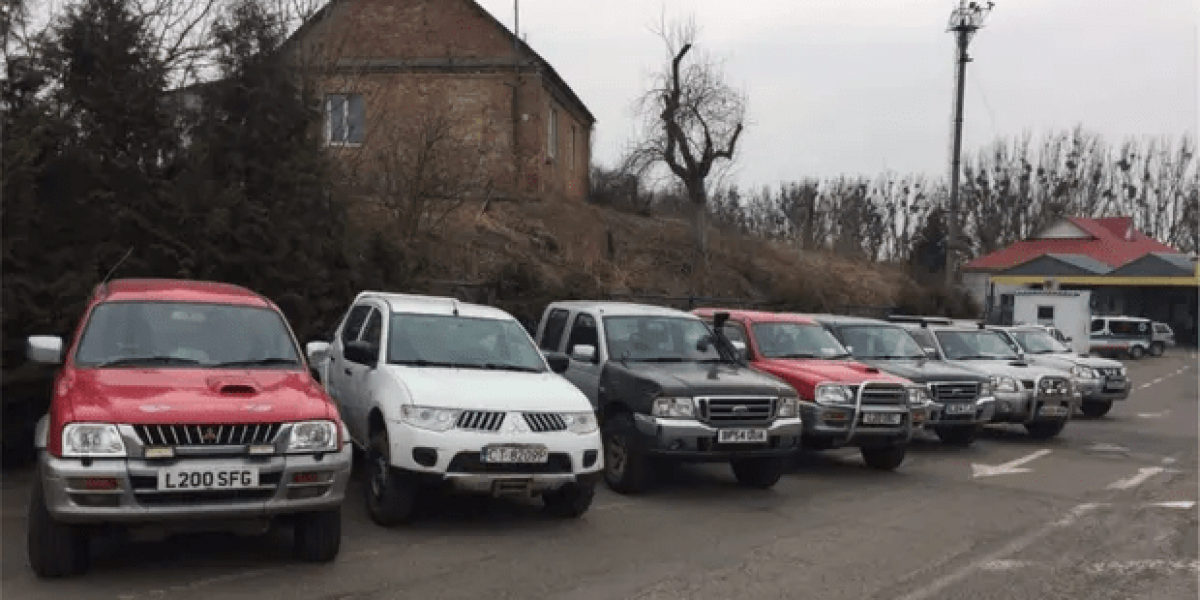 Почему подержанные британские автомобили оказываются на передовой на Украине