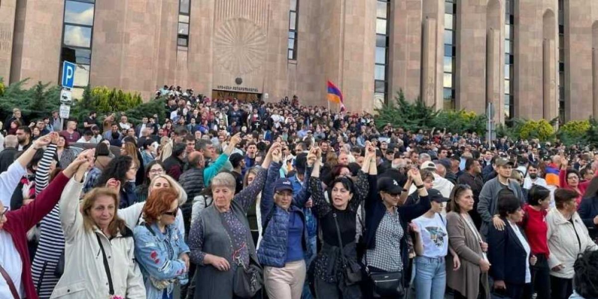 Протесты в Армении: усидит ли Пашинян в кресле премьер-министра?