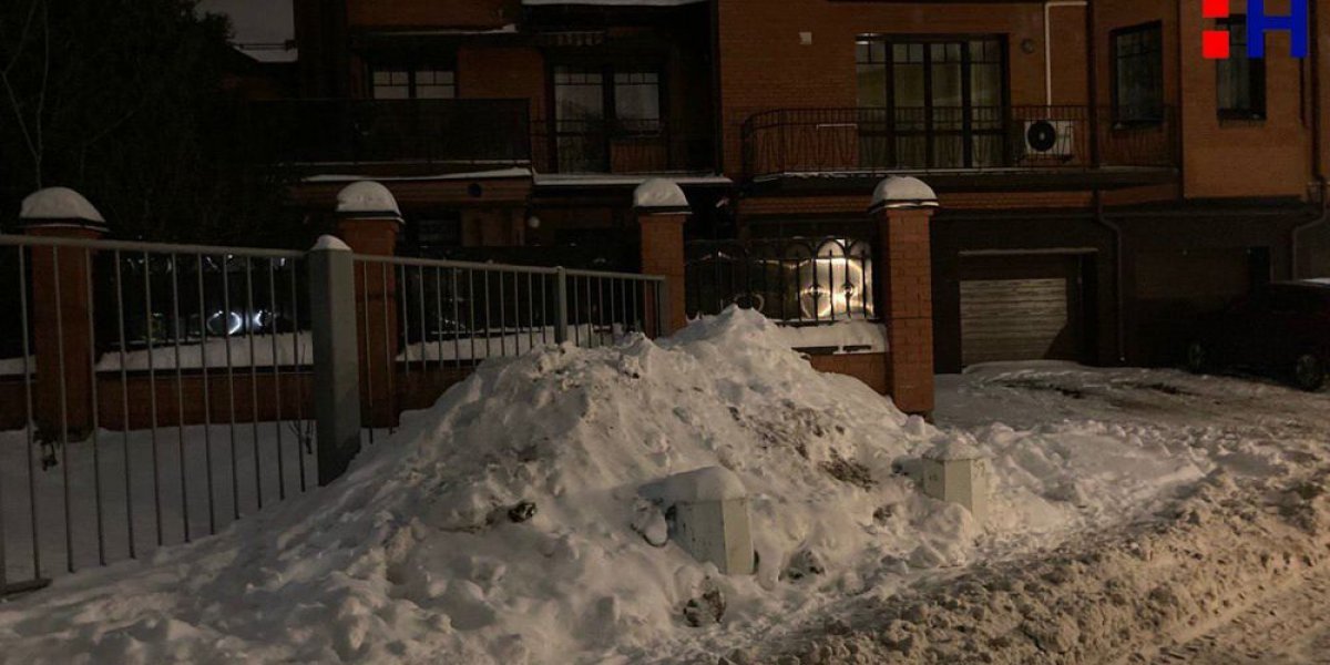 Что только не придумают: коммунальщики Петербурга изобрели новый способ уборки снега