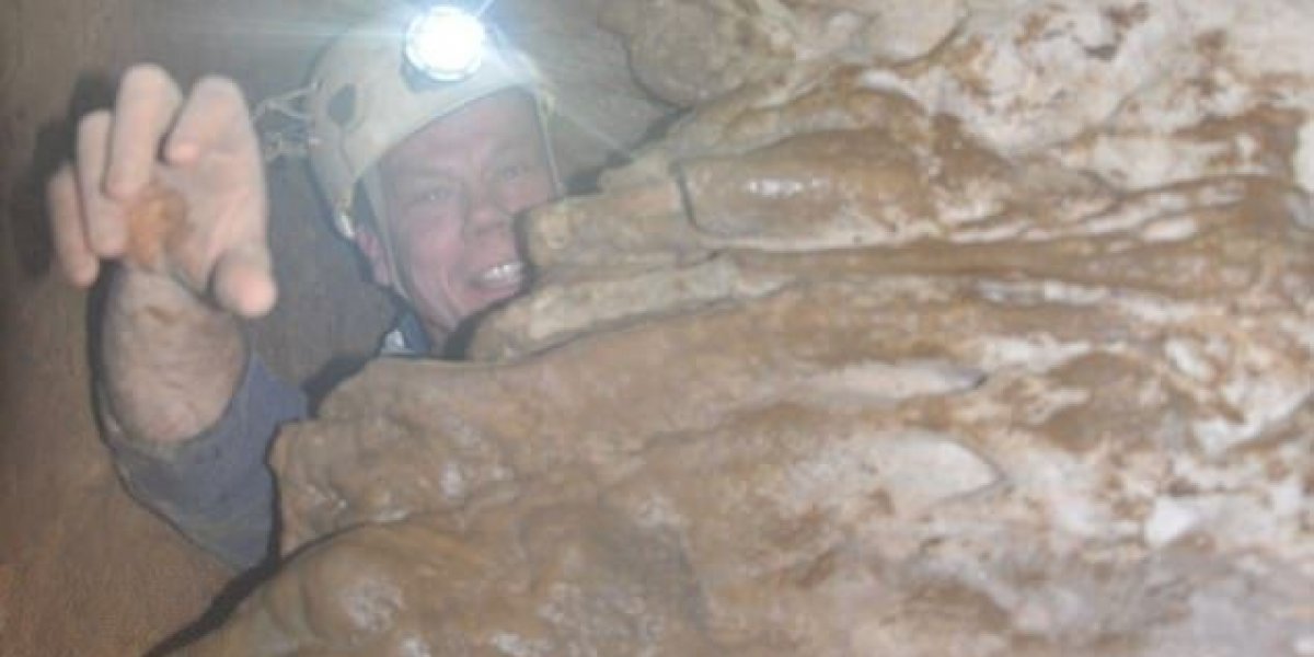 Ученые обнаружили останки человека в пещере в Камбрии, возраст которых составляет 11 000 лет