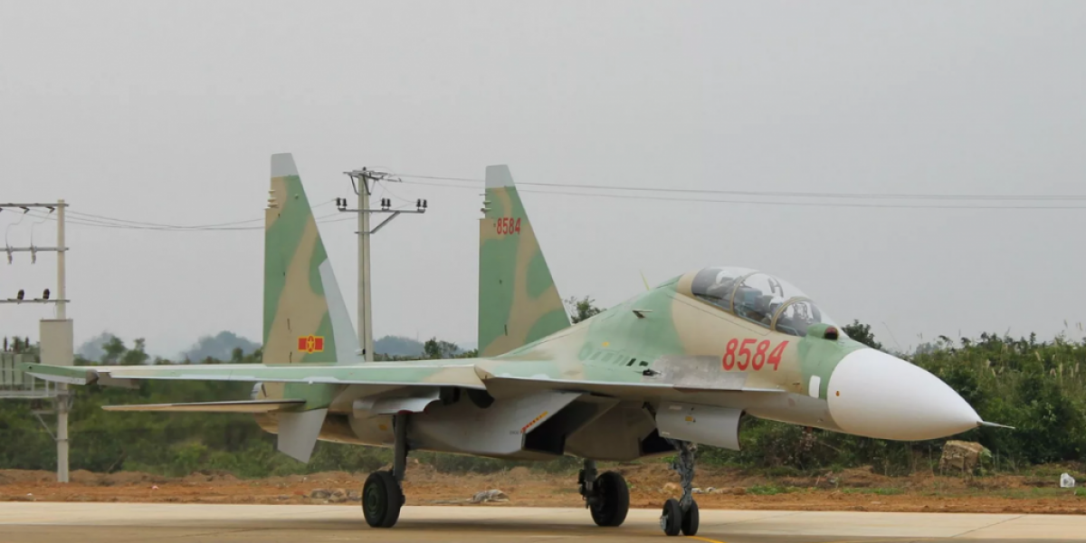 «Адский утёнок» для Вьетнама. Су-34 — фаворит тендера на замену 40 Су-22 вьетнамских ВВС. Испугается ли Ханой санкций со стороны США?
