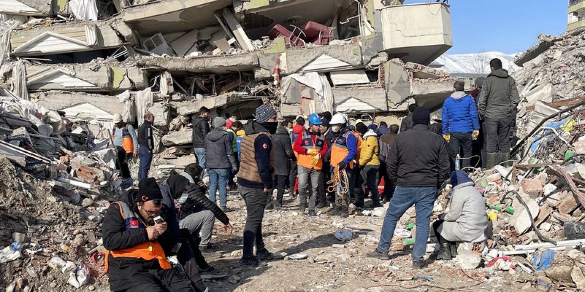 Что происходит в Турции сегодня, 13 февраля 2023: обстановка для туристов, опасно сейчас находиться в стране после землетрясений?