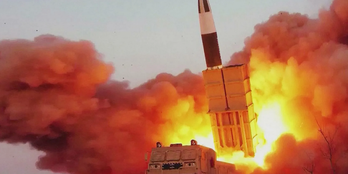 «Ким держит всех нас за дураков». Почему Запад не в силах повлиять на КНДР в поставках снарядов и баллистических ракет KN-23?