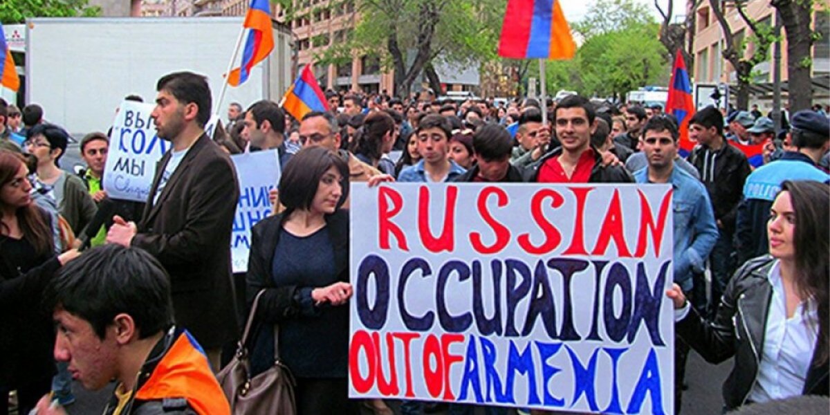 Армения наносит очередной подлый удар в спину. Почему Россия не решается жестко ответить зарвавшемуся Пашиняну?