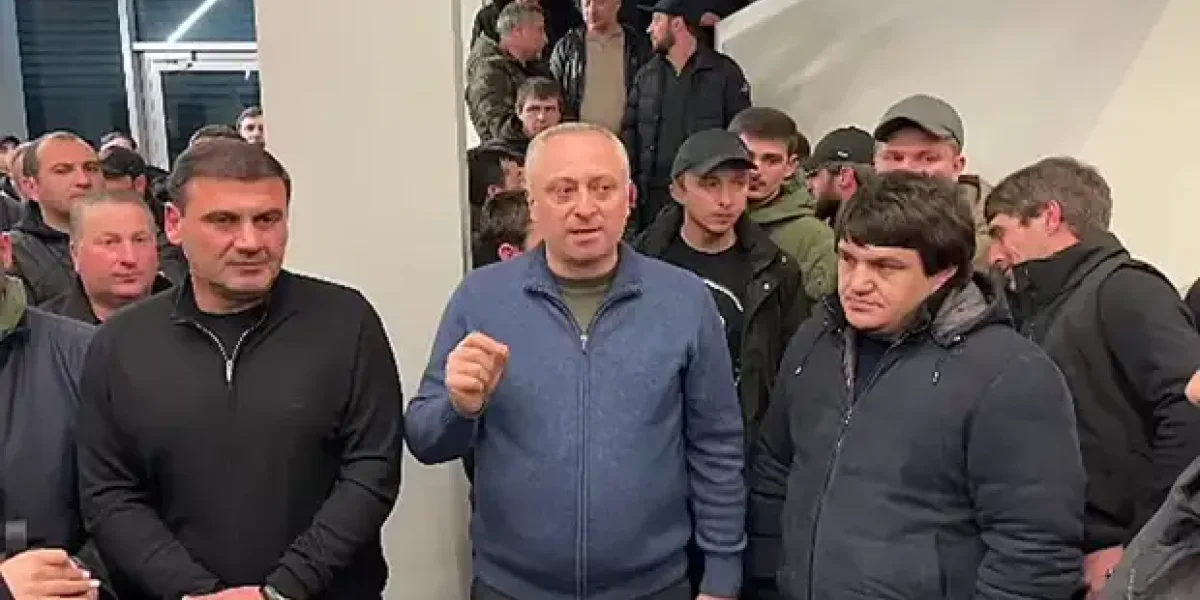 В Абхазии перед выборами угрожают армянам, они — за Россию. И туристов наших обещают не пускать