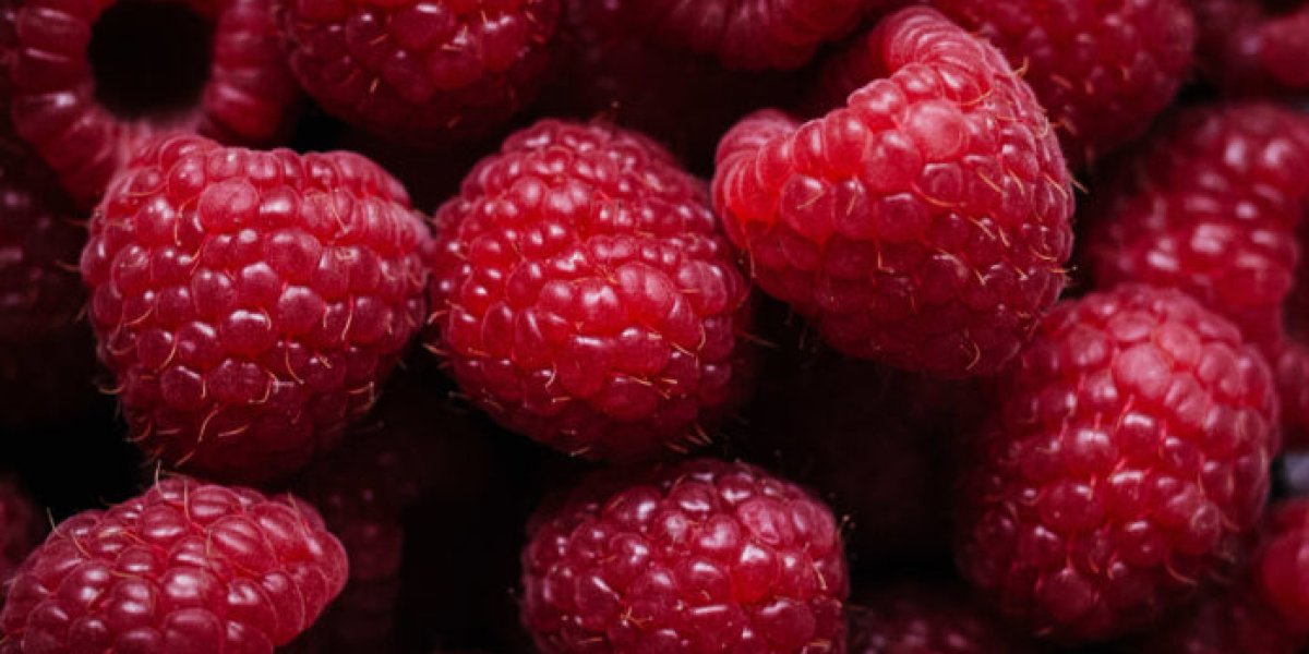 Малина в собственном соку: варенье без сахара и воды за 5 минут