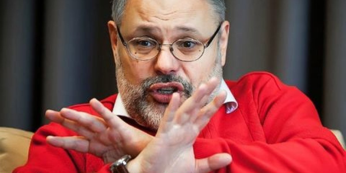Трамп готов дистанцироваться: Хазин предсказал крах переговоров по Украине