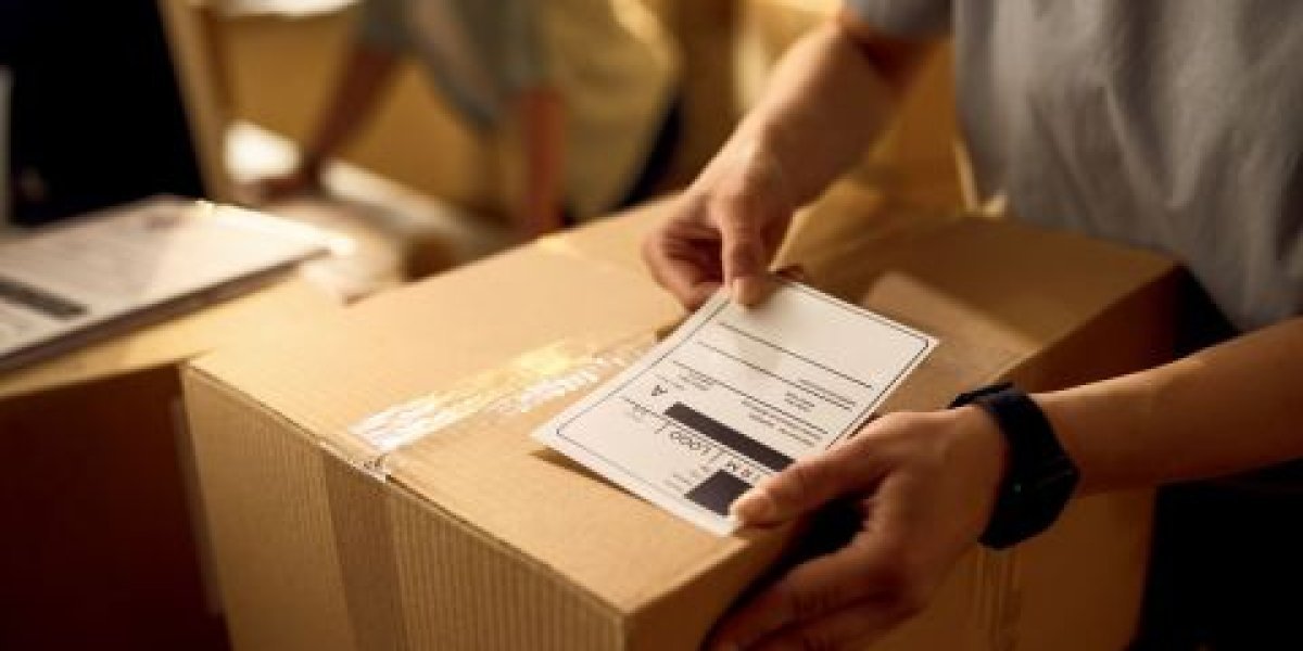 Курьеры нарасхват: Почему летом 2025 профессия стала золотой жилой? Курьеры нарасхват: Почему летом 2025 профессия стала золотой жилой?