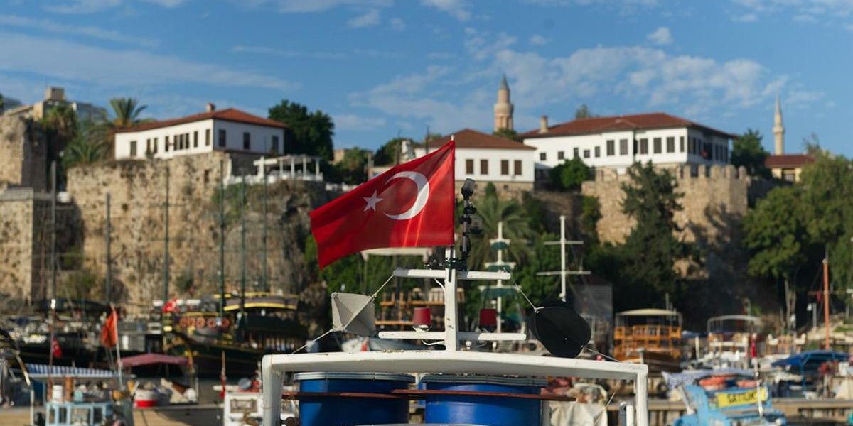 Российский турист установил летний рекорд: 2,2 млн рублей за неделю Российский турист установил летний рекорд: 2,2 млн рублей за неделю