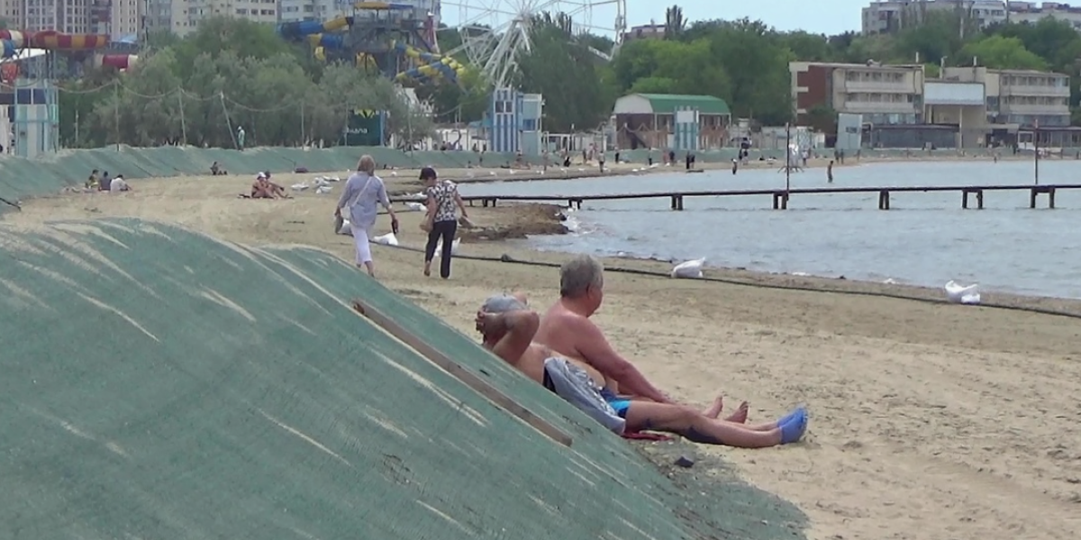 Анапа-призрак: как пустые пляжи и закрытые кафе губят главный курорт Черноморья Анапа-призрак: как пустые пляжи и закрытые кафе губят главный курорт Черноморья