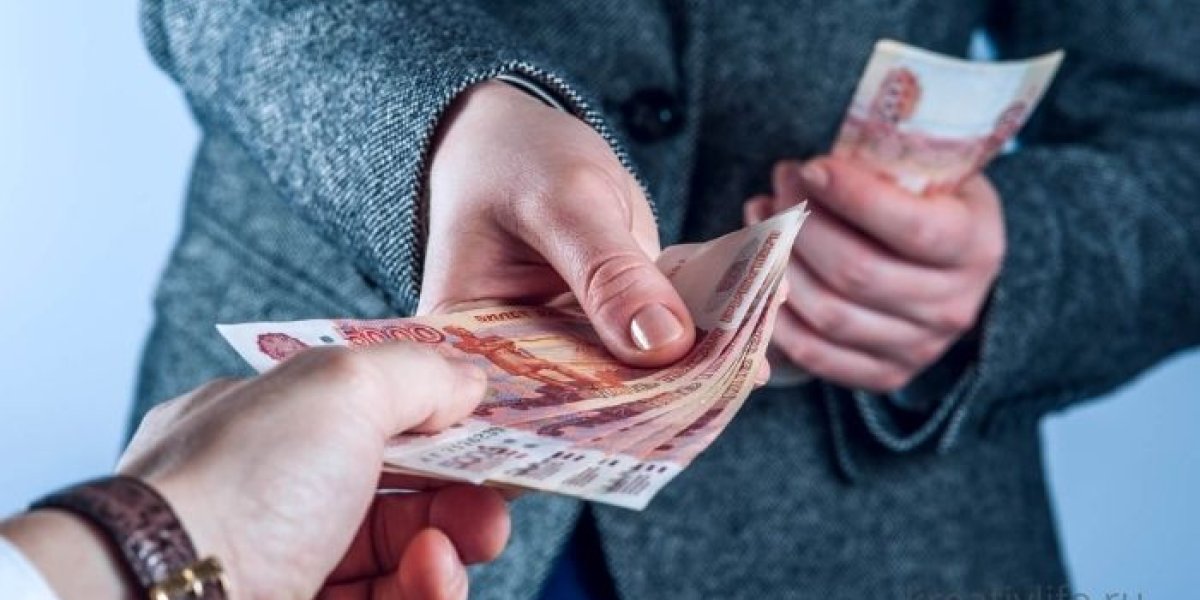 Катасонов предупреждает: Готовьте «подушку безопасности» на 3-6 месяцев из-за риска массовых банкротств