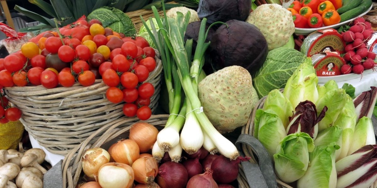 Логистика толкает цены, но урожай может переломить тренд: что ждет стоимость овощей в России Логистика толкает цены, но урожай может переломить тренд: что ждет стоимость овощей в России