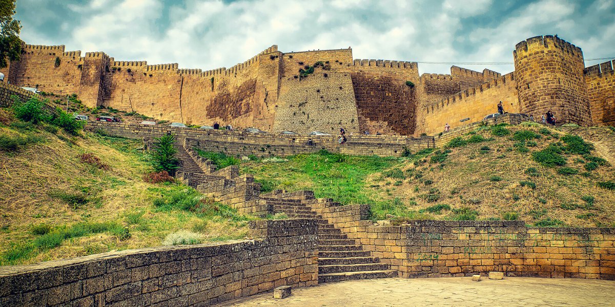 Дербент: древняя магия и дикие пляжи – откровения туристки о путешествии в Дагестан Дербент: древняя магия и дикие пляжи – откровения туристки о путешествии в Дагестан