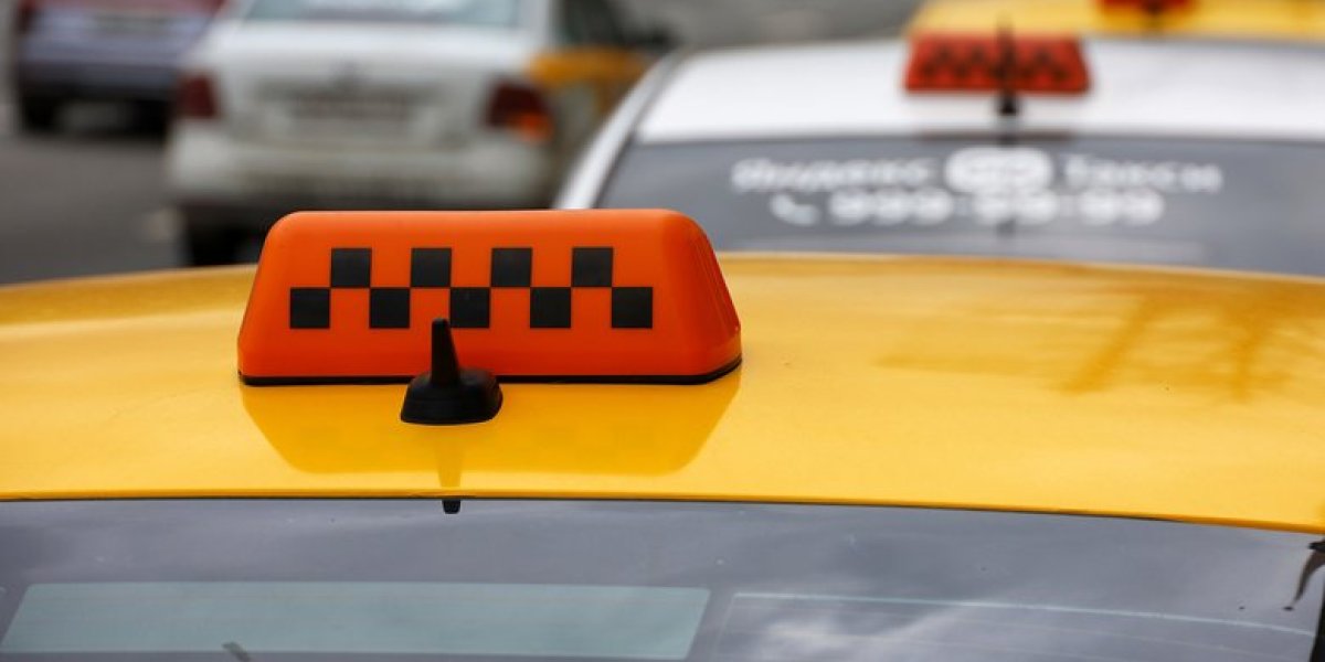 Генпрокуратура начала проверку скачков цен на такси во время сбоев связи