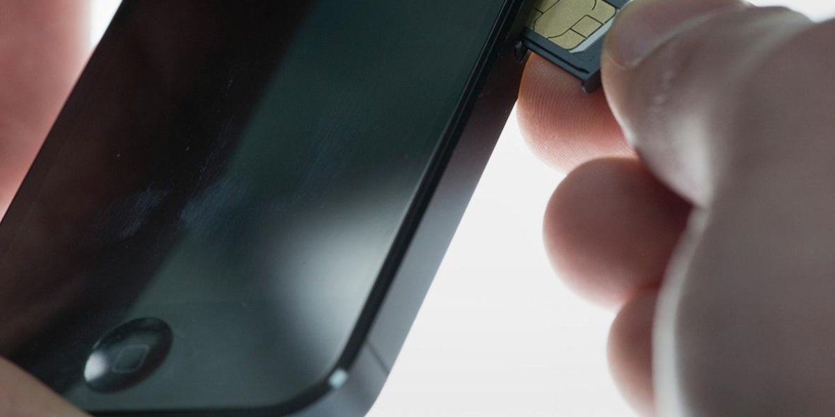 Штраф до 50 тысяч: В России запретили передавать SIM-карты даже друзьям