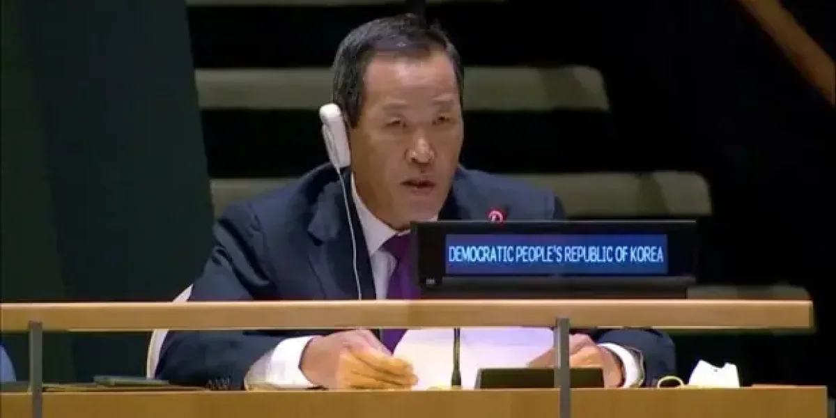 Китайская ядерная подлодка тут же выдвинулась навстречу двум американским. В поддержку нам Китайская ядерная подлодка тут же выдвинулась навстречу двум американским. В поддержку нам