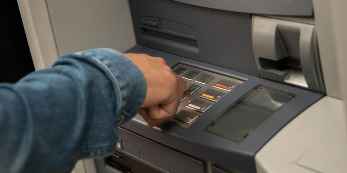 Банк России вводит новые правила защиты от мошенников: что изменится для клиентов с 1 сентября