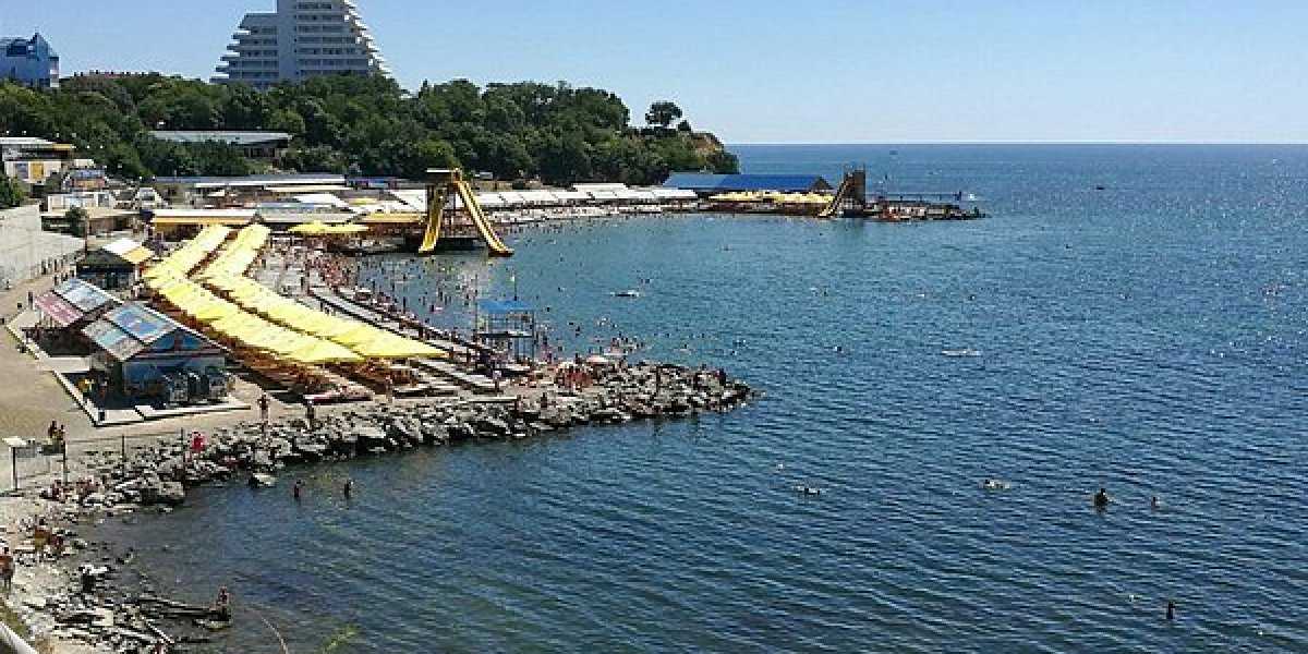 Пустые стулья на набережной: Анапа столкнулась с аномально тихим курортным сезоном Пустые стулья на набережной: Анапа столкнулась с аномально тихим курортным сезоном