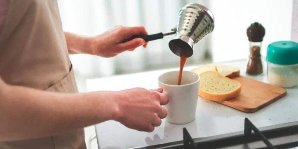 Кофе: Учёные Назвали Идеальное Время для Первой Чашки Кофе: Учёные Назвали Идеальное Время для Первой Чашки