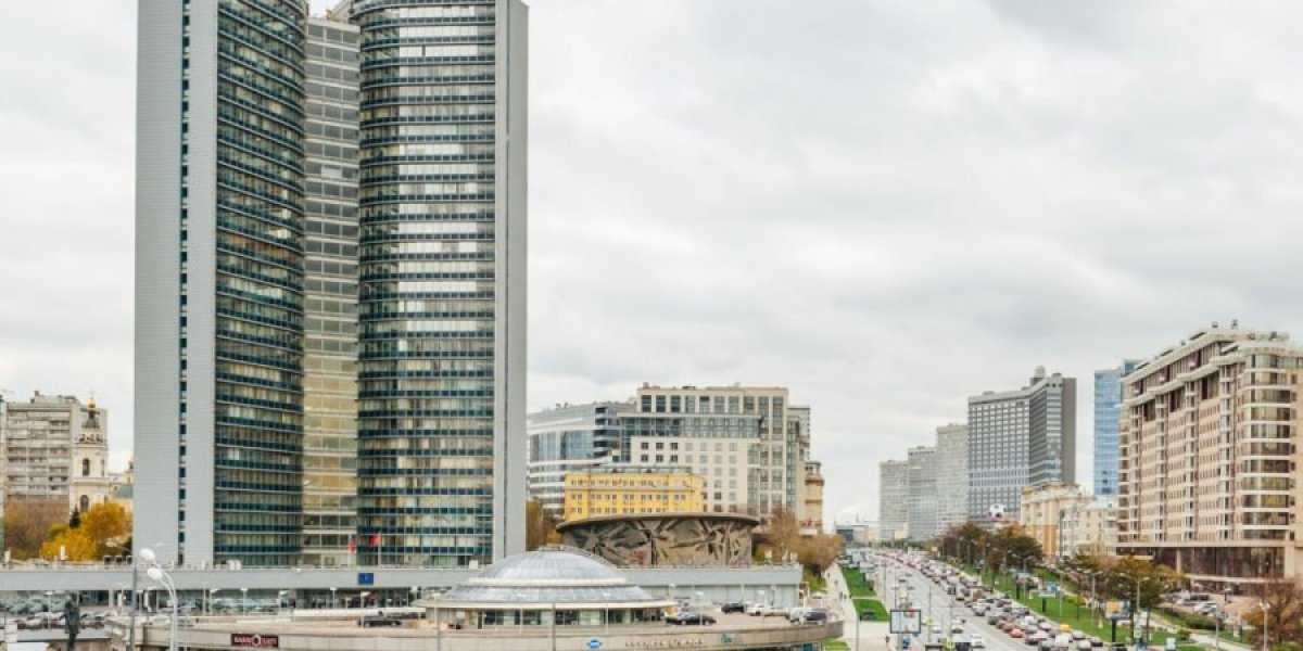 Храм Грибоедова и дом-книжка СЭВ уходят азербайджанским олигархам под шумок «народного голосования»