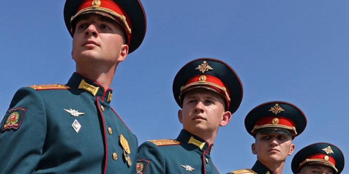 День офицера России: история, традиции и значение праздника 21 августа День офицера России: история, традиции и значение праздника 21 августа