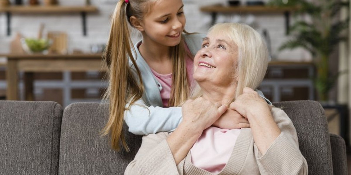 Пенсионеры и внуки: Какие доплаты можно получить в России