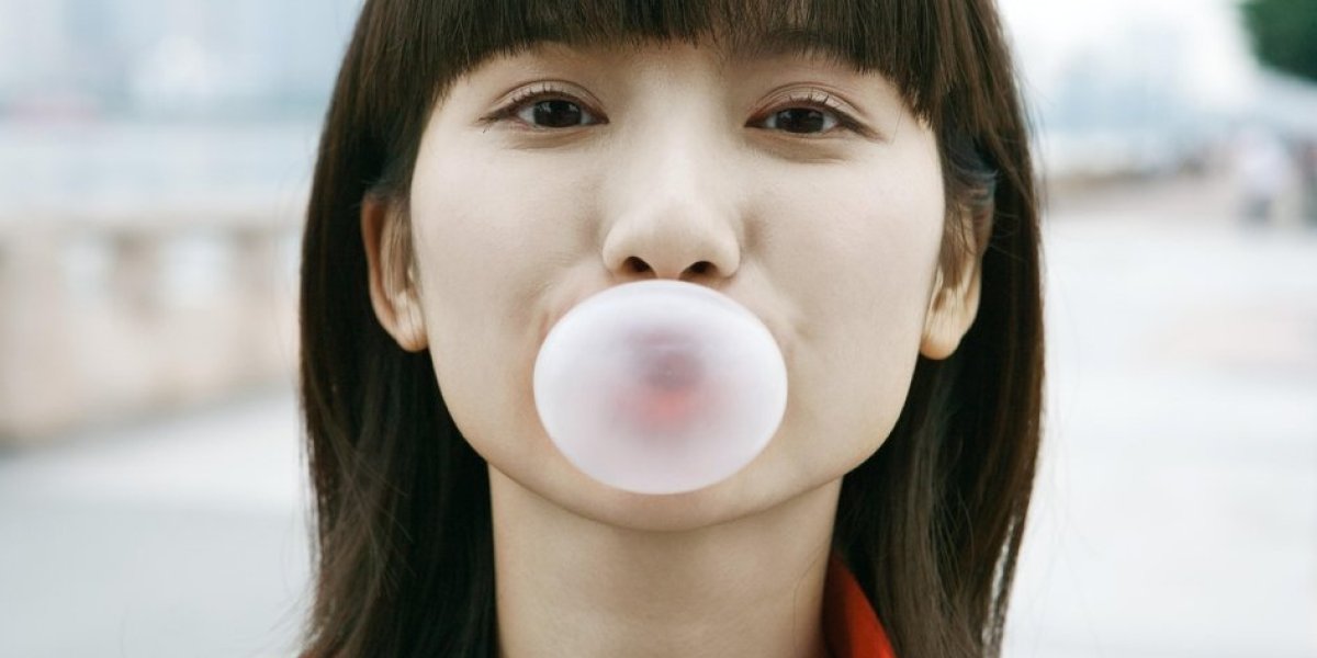 Развеян миф: врачи объяснили, что происходит с проглоченной жвачкой Развеян миф: врачи объяснили, что происходит с проглоченной жвачкой