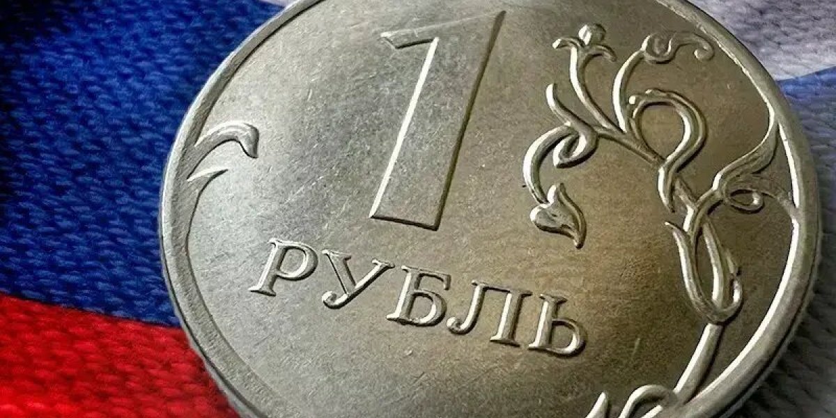 Роковой август для рубля: Почему аналитики ждут обвала курса