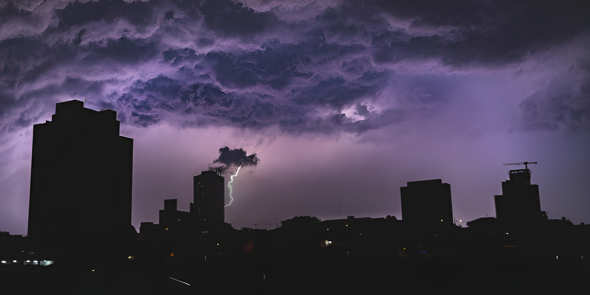 Погодные качели августа: синоптики предупреждают об аномалиях по всей России Погодные качели августа: синоптики предупреждают об аномалиях по всей России