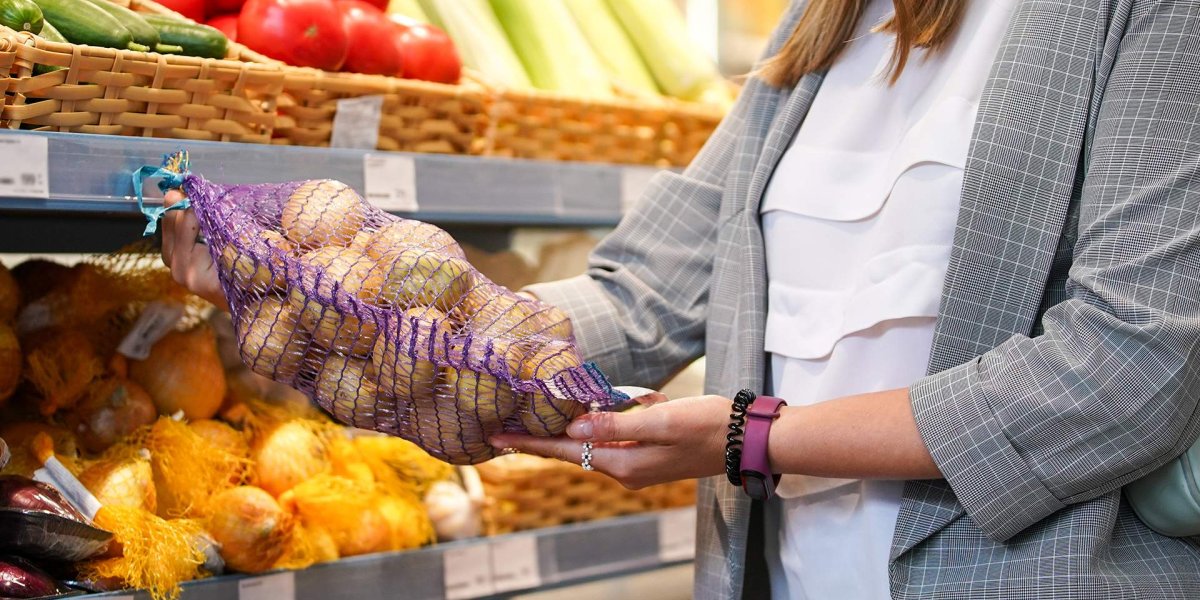 Цены на продукты в России показали рекордное сезонное снижение в июле