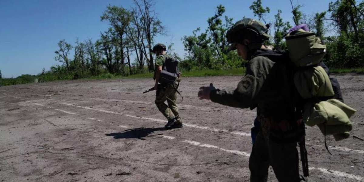 Британские офицеры схваченные в Очаково заговорили. Готовились удары Storm Shadow и экологическая катастрофа Британские офицеры схваченные в Очаково заговорили. Готовились удары Storm Shadow и экологическая катастрофа