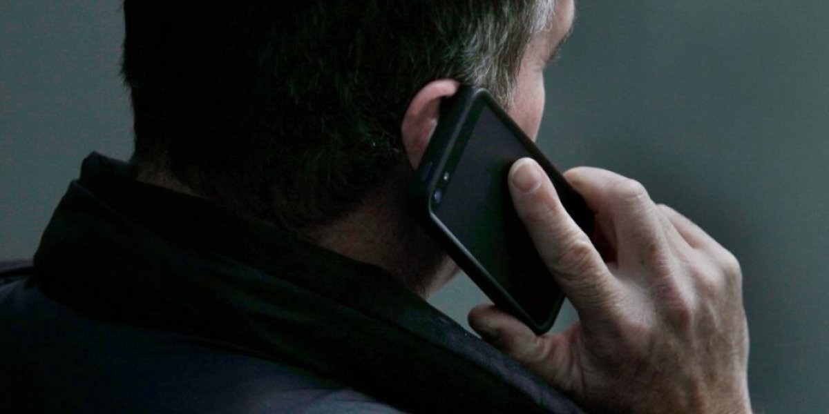 Голосовая ловушка: два слова, которые мгновенно откроют мошенникам доступ к вашим деньгам