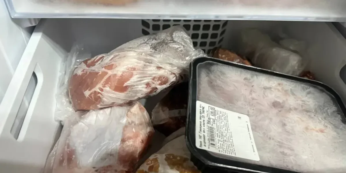 Холодильник как финансовый инструмент: Какие новогодние продукты выгоднее закупать уже сейчас Холодильник как финансовый инструмент: Какие новогодние продукты выгоднее закупать уже сейчас