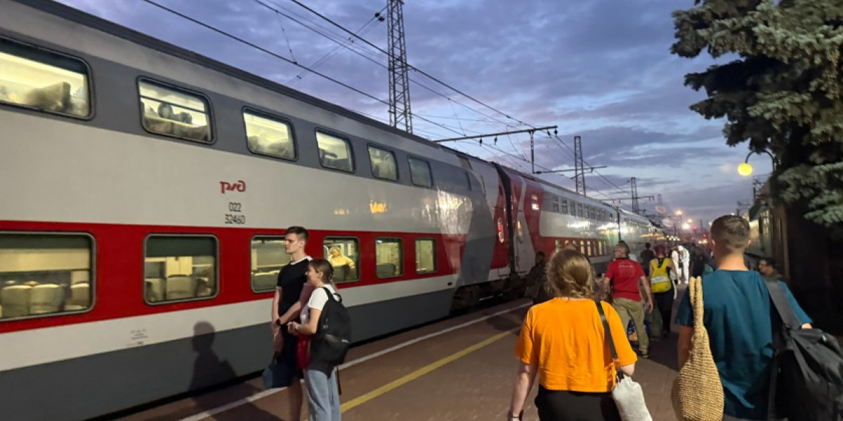 Битва за столик: Как новые правила РЖД раскололи пассажиров поездов Битва за столик: Как новые правила РЖД раскололи пассажиров поездов