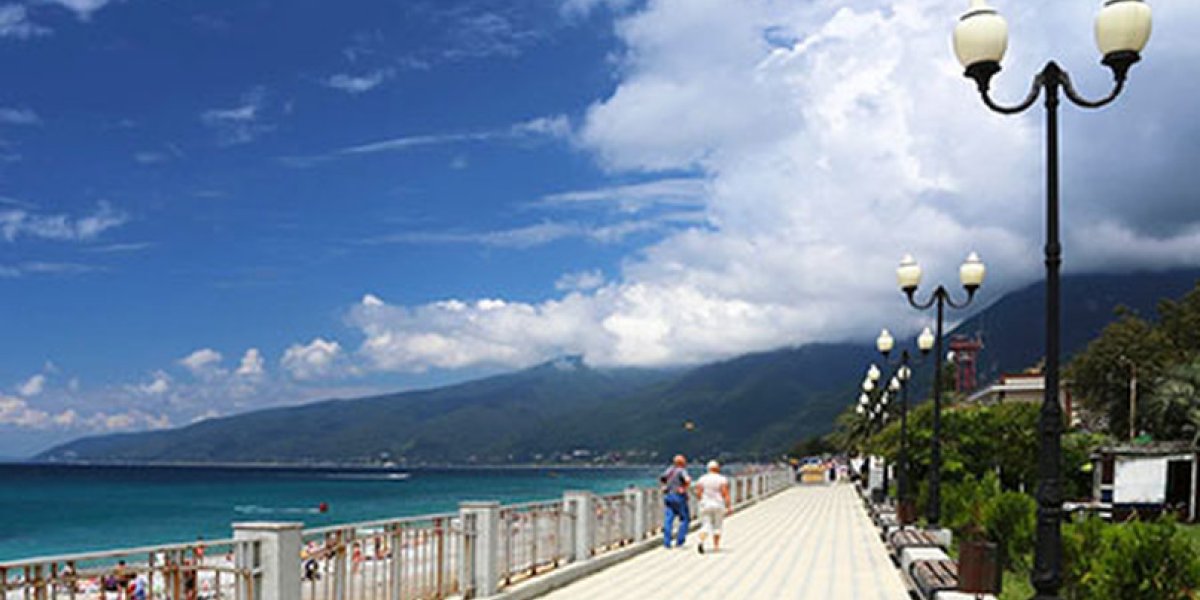 Бархатный сезон в Абхазии: теплые дни, тёплое море и скидки до 50%