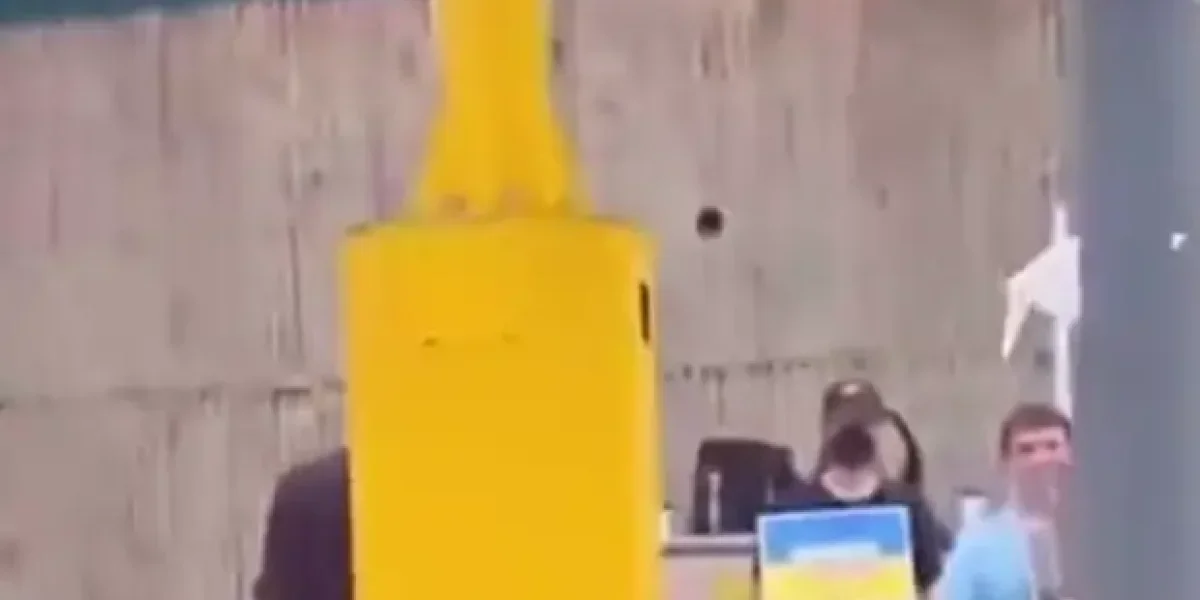 Китайская ядерная подлодка тут же выдвинулась навстречу двум американским. В поддержку нам Китайская ядерная подлодка тут же выдвинулась навстречу двум американским. В поддержку нам