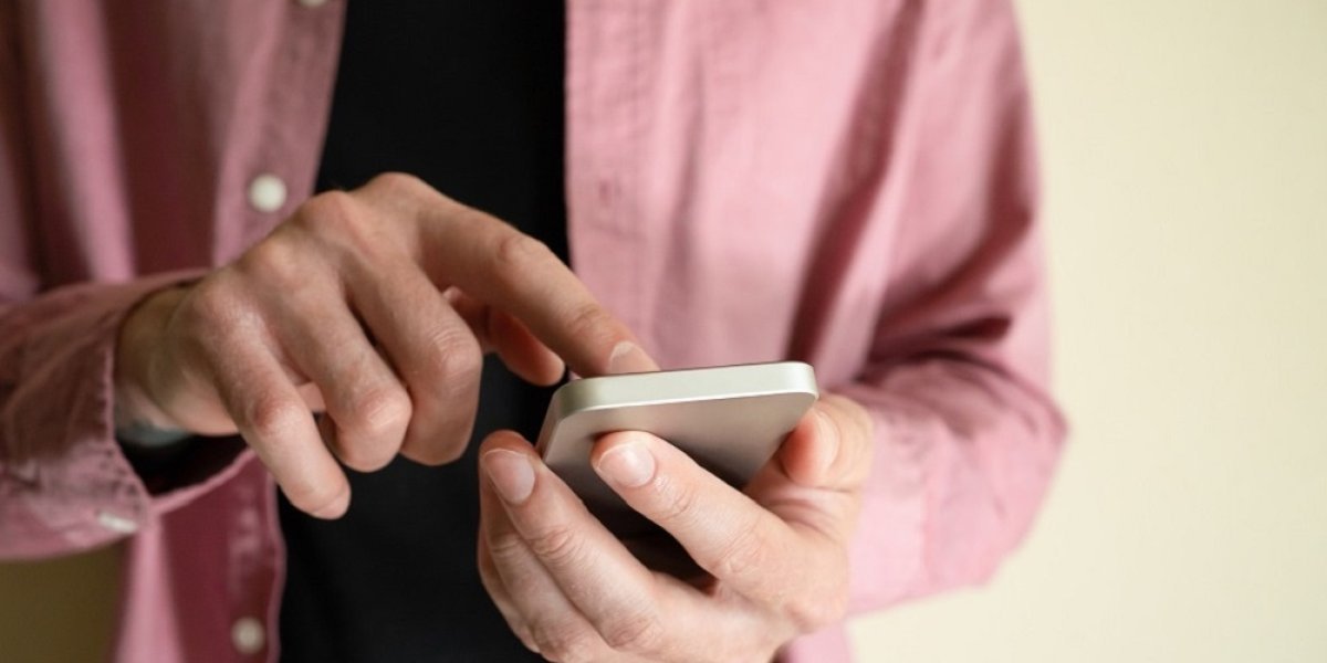 Россия переходит на MAX: установка, звонки за границу и острые вопросы безопасности