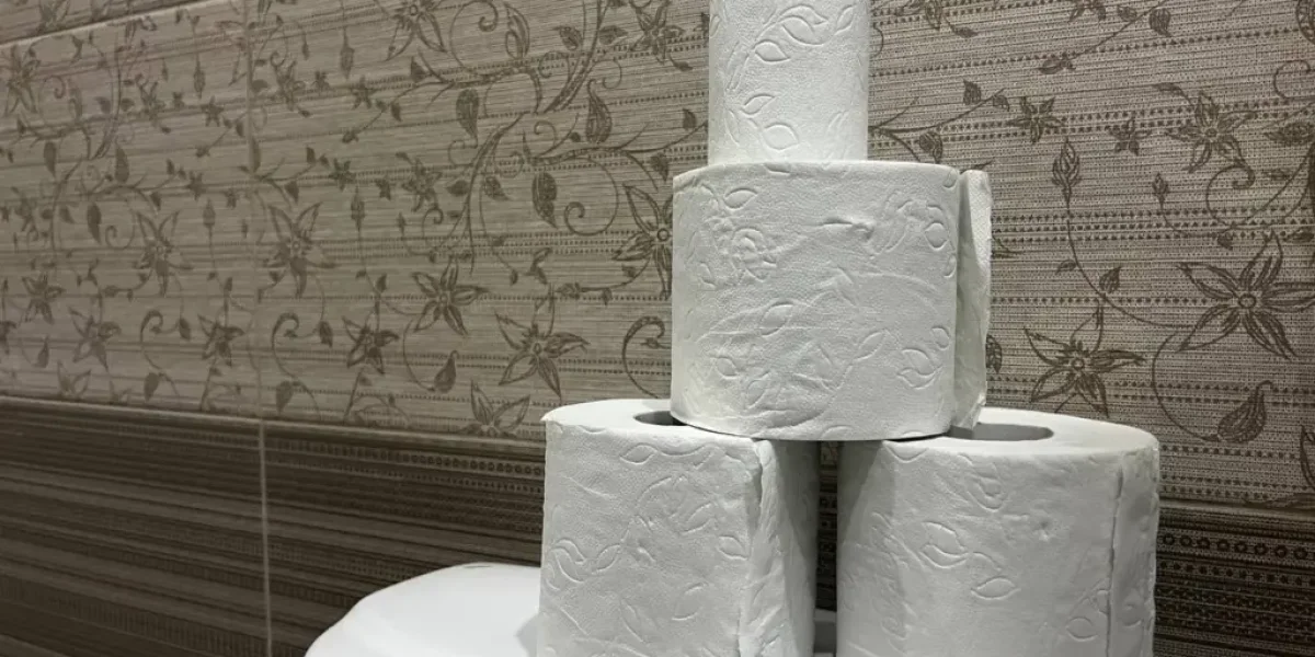 Белый уксус + туалетная бумага: гениальный дуэт для безупречной уборки без химии