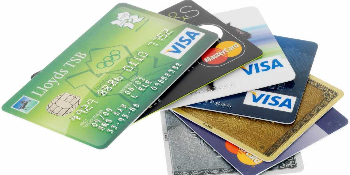 Плавный переход: ЦБ установит срок замены старых Visa и Mastercard на &laquo;Мир&raquo;