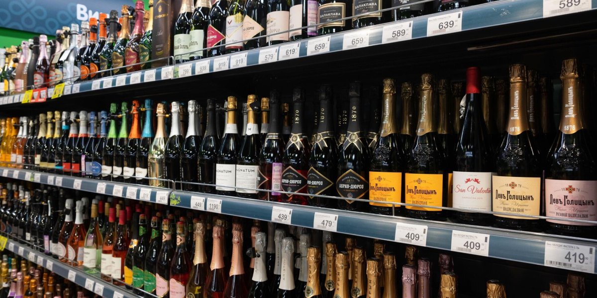 Подмосковье вводит «сухие дворы»: С 1 сентября запрещена продажа алкоголя в магазинах жилых зон Подмосковье вводит «сухие дворы»: С 1 сентября запрещена продажа алкоголя в магазинах жилых зон