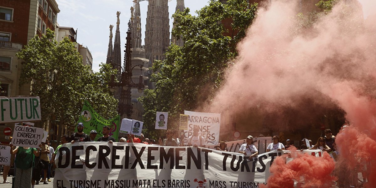 Флоренция в тисках туристического кризиса: Протесты и политика опустошают отели Флоренция в тисках туристического кризиса: Протесты и политика опустошают отели