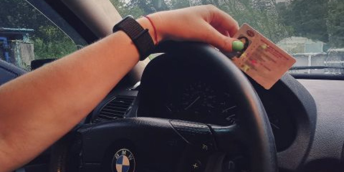 Смена фамилии и водительские права: крупные штрафы за забытые документы