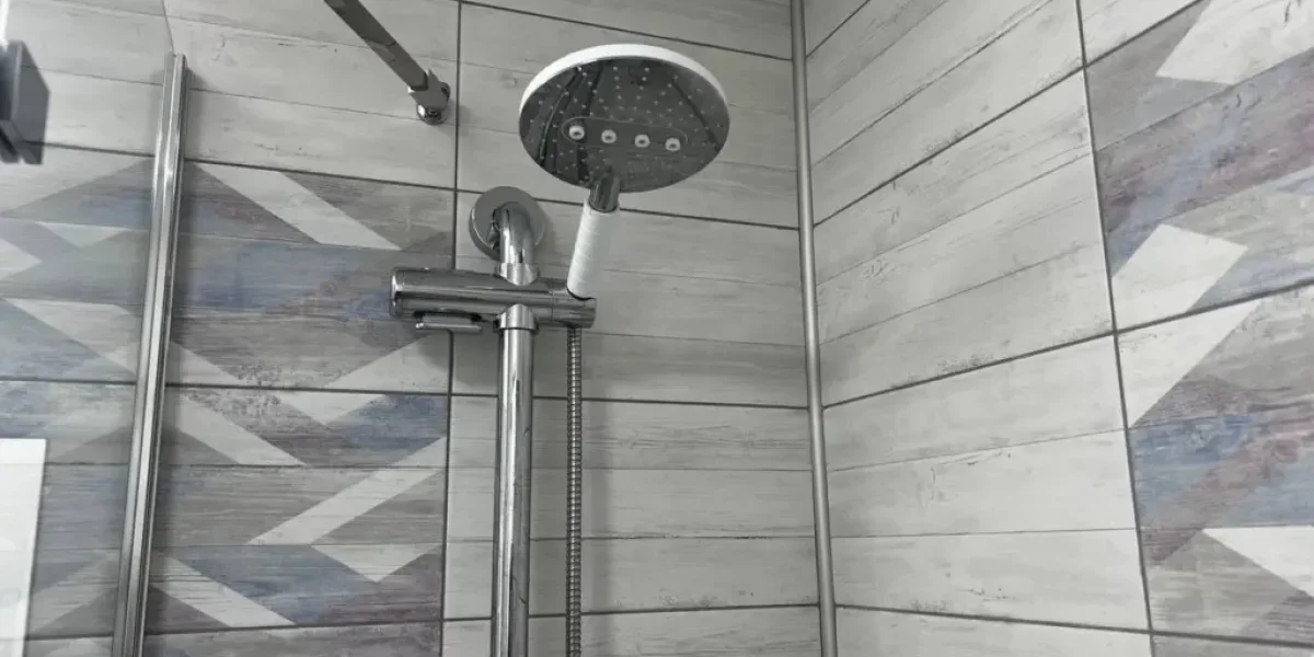 Душевой трап: почему в США и Канаде отказались от поддонов и что мешает этому тренду в России Душевой трап: почему в США и Канаде отказались от поддонов и что мешает этому тренду в России