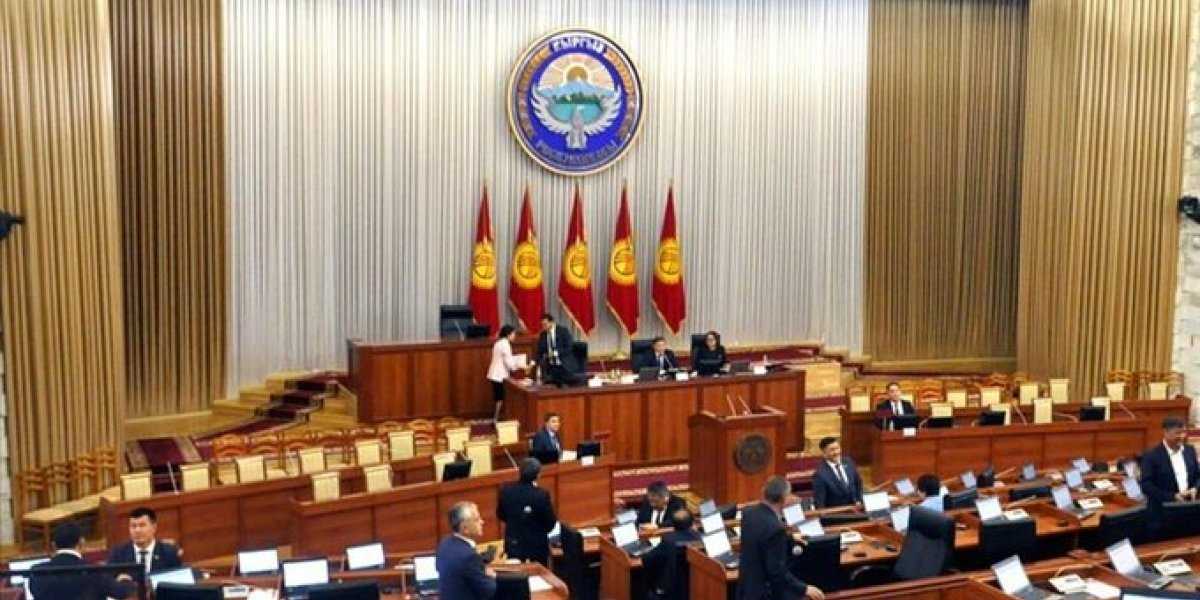 Языковой закон: Кыргызстан повторяет путь прибалтийских стран Языковой закон: Кыргызстан повторяет путь прибалтийских стран