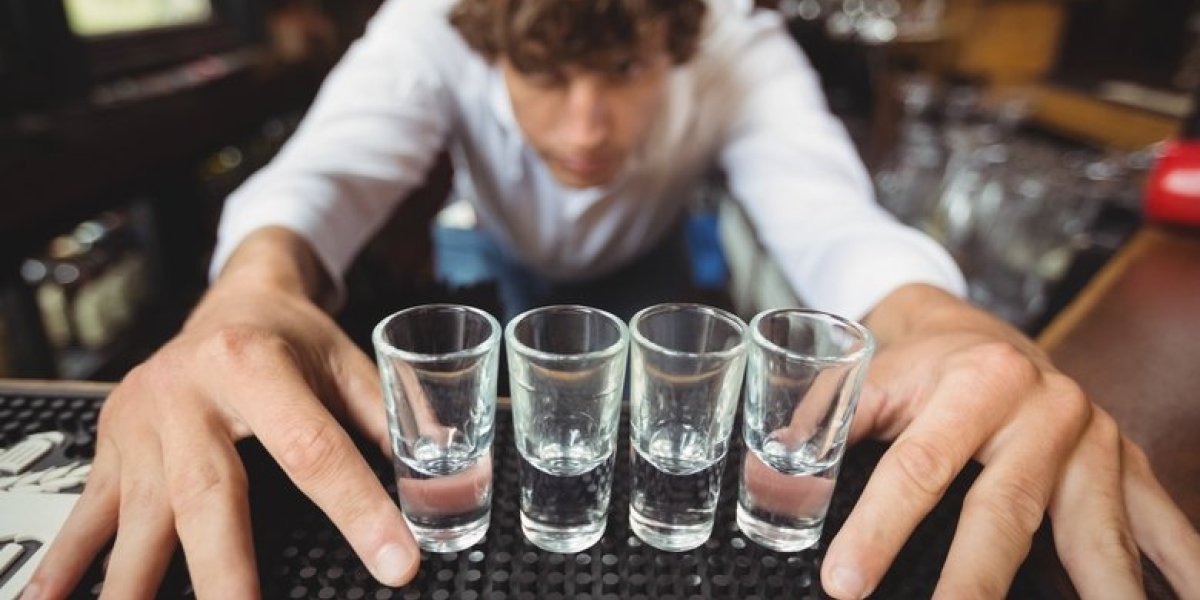 Алкогольный фронт: как регионы России усиливают борьбу с «наливайками» и нелегальной торговлей Алкогольный фронт: как регионы России усиливают борьбу с «наливайками» и нелегальной торговлей